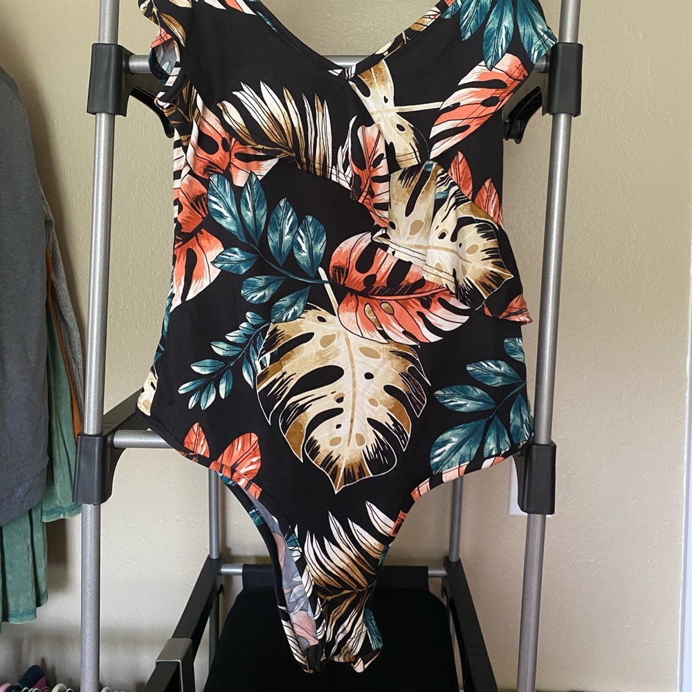 Rue 21 black floral bodysuit size large